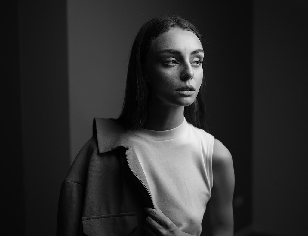 Flickr: Midnight is in her eyes by Pawel Wietecha