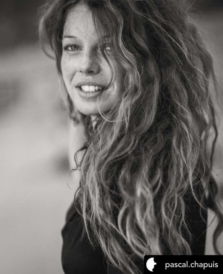 Posted @withregram • @pascal.chapuis #portrait #blackandwhite #blackandwhitephotography #beauty #brune #brunette #curlyhair #noiretblanc #naturallight #beach #mode #modelephoto #model #modeling Modèle : Tiska